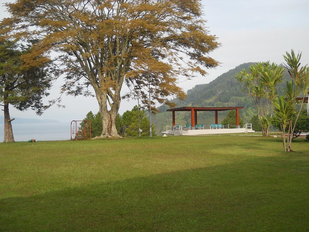 Patra Comfort Parapat Esterno foto